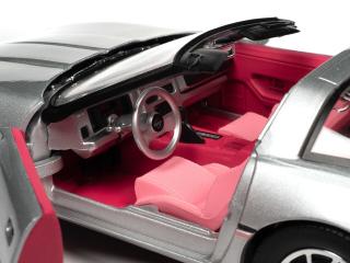 Chevrolet Corvette 1986  *Barbie* Coolest Car in Town, silver Auto World 1:18